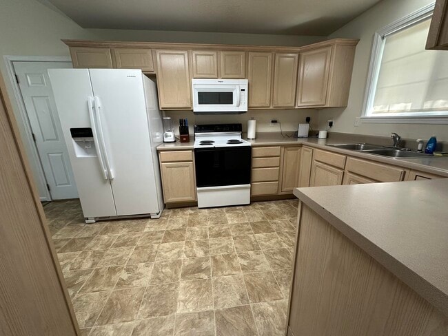 Building Photo - 803 Ames Dr