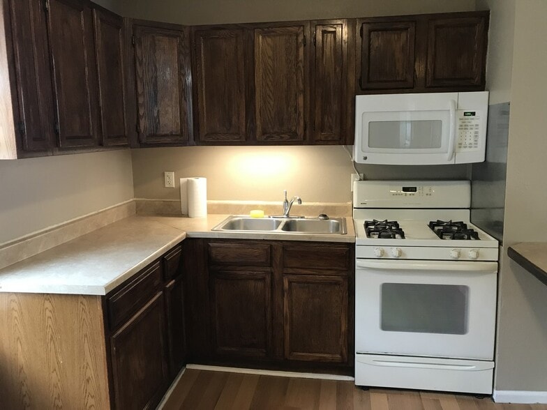 Building Photo - 3006 Emerson Avenue N #2