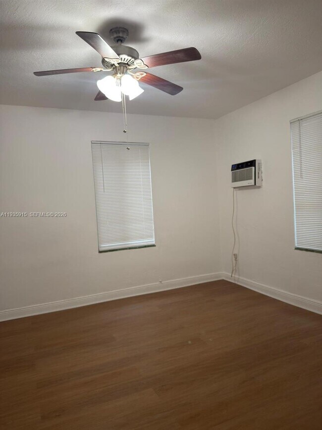 Building Photo - 740 Michigan Ave