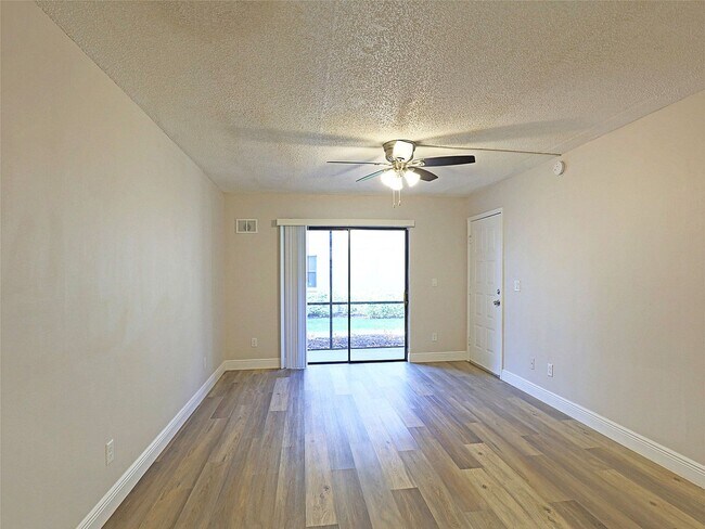 Building Photo - 5305 Summerlin Rd