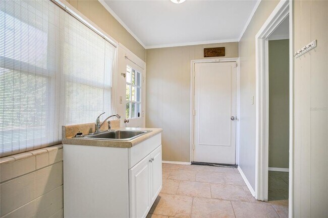 Building Photo - 7000 Cane Hills Cir