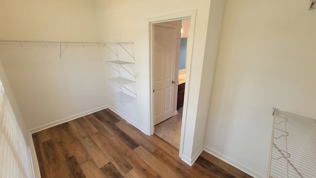 Building Photo - The 5 Bedroom You've Been Looking For!!