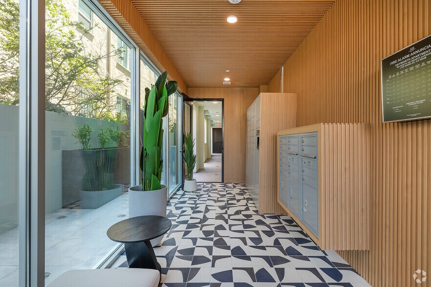 Lobby - Bloom Beverly Grove -Upscale Co-Living