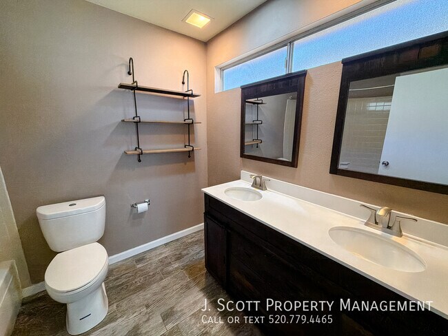 Building Photo - 6424 W Becker Ln