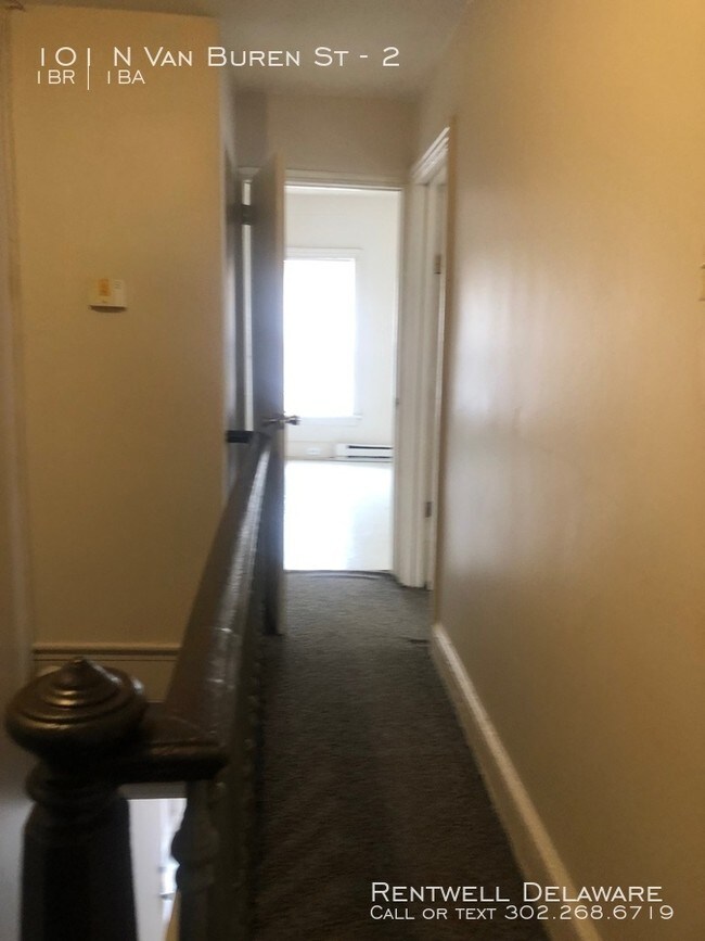 (750.00) 1 bedroom 1 bath SECTION 8 APPROVED 101 N Van Buren St