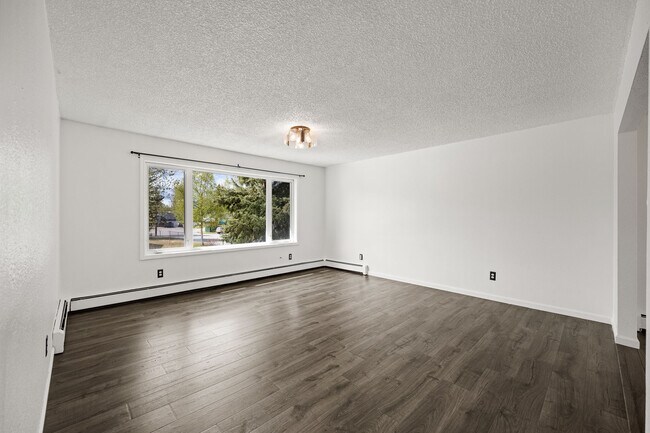 Building Photo - 1611 Madison Dr