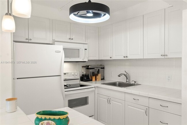 Building Photo - 1018 Durham A