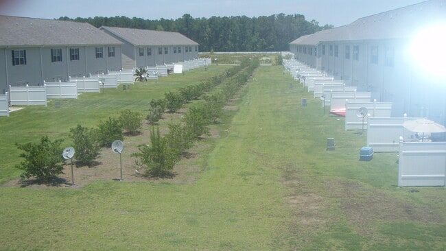 Building Photo - Richmond Hill City Limits