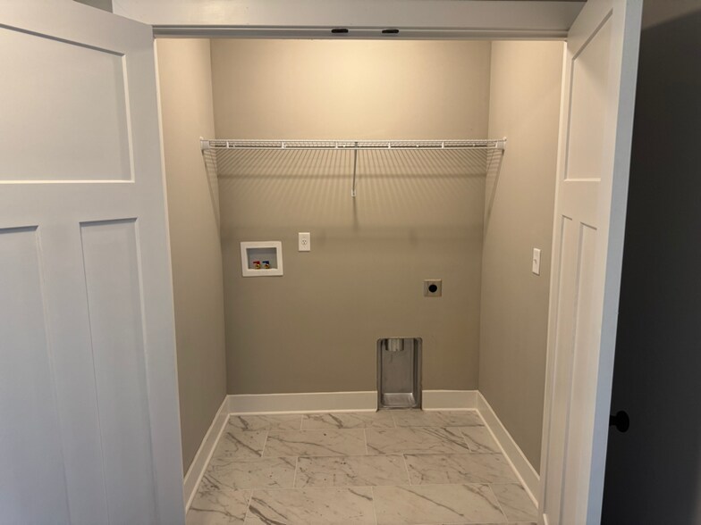 Building Photo - 8945 High St