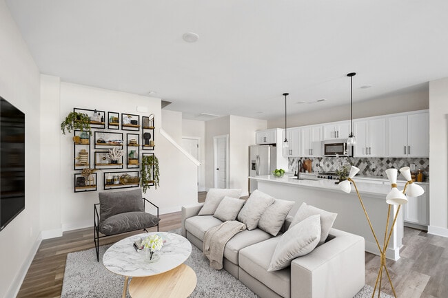 Building Photo - 634 Herlong Ave