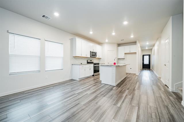 Building Photo - 5275 Amistad Dr