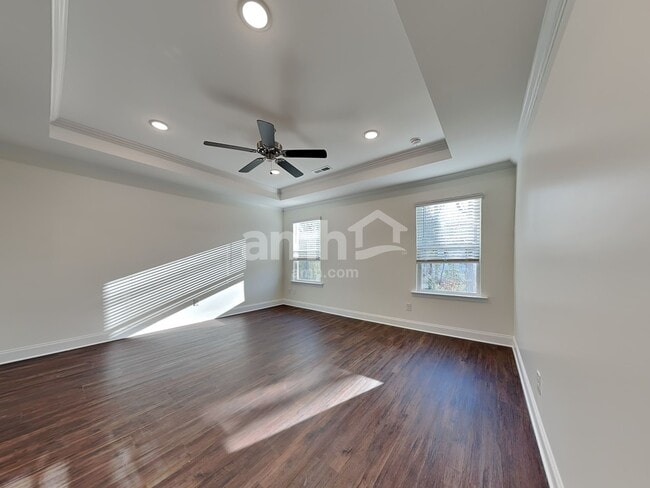 Building Photo - 15717 Thomas Rd