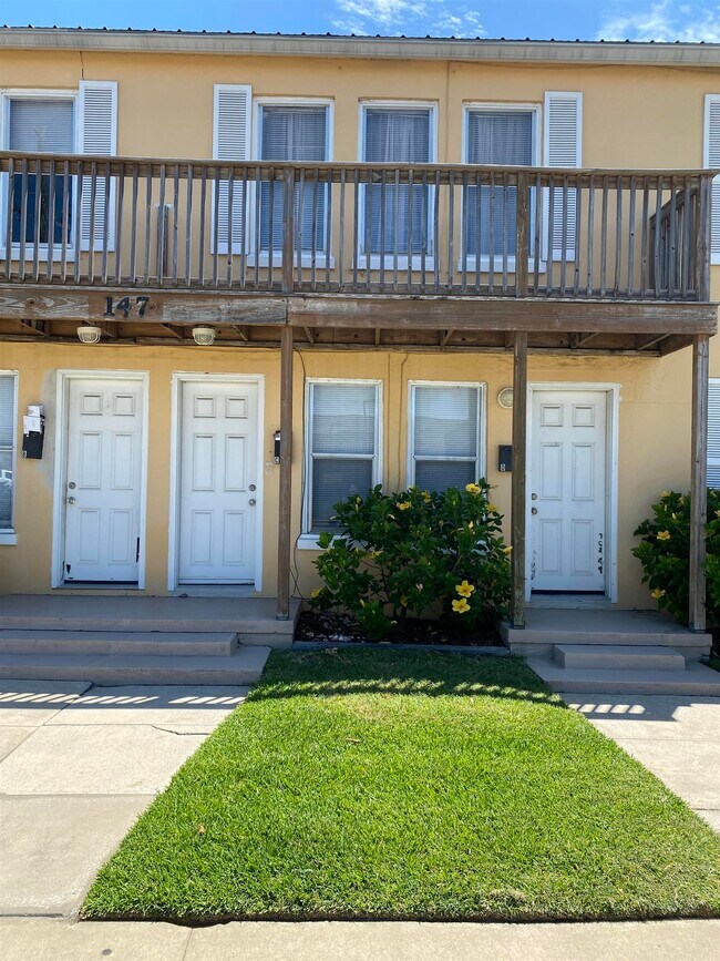 Building Photo - 147 Riberia St