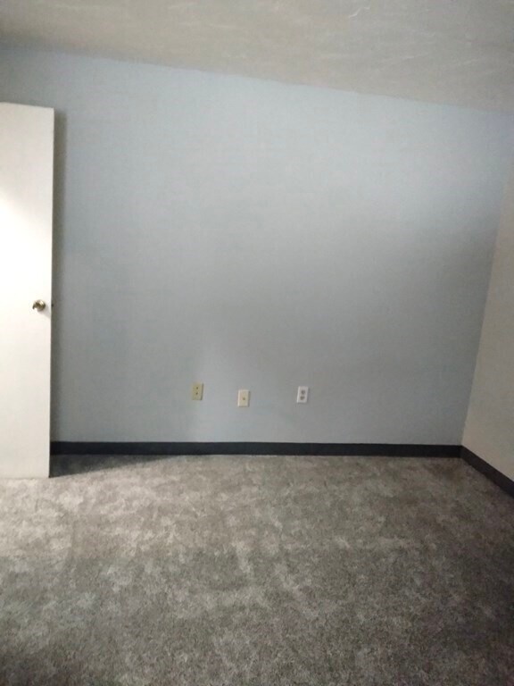 Building Photo - 200 Fellsview Terrace