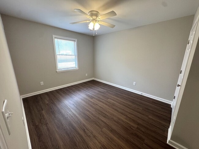 Building Photo - Five Points 6br House