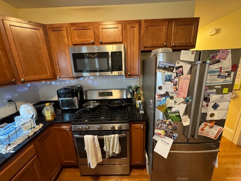 Building Photo - 44 Gorham St