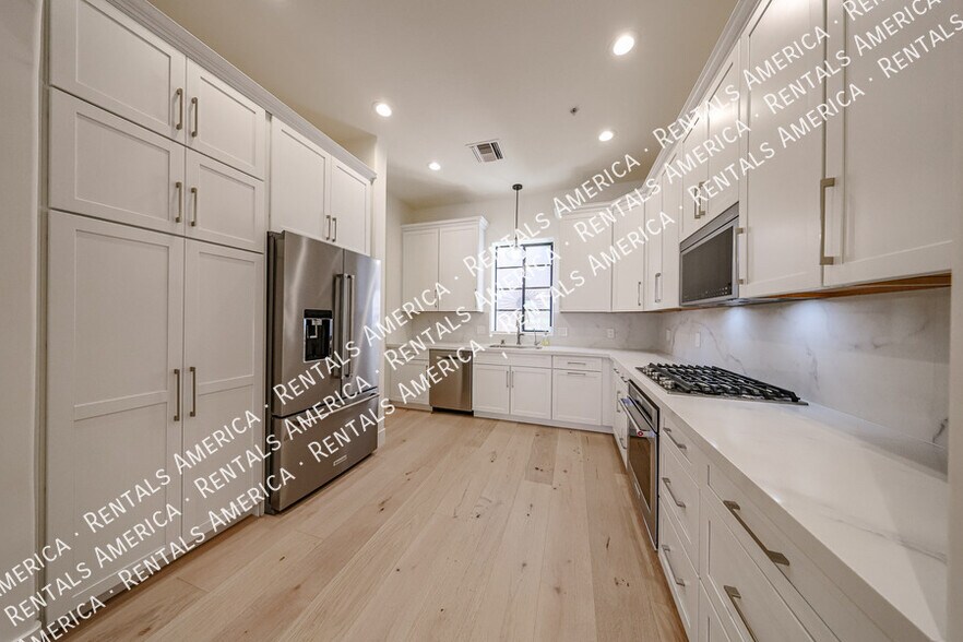 Building Photo - 20704 N 90th Pl