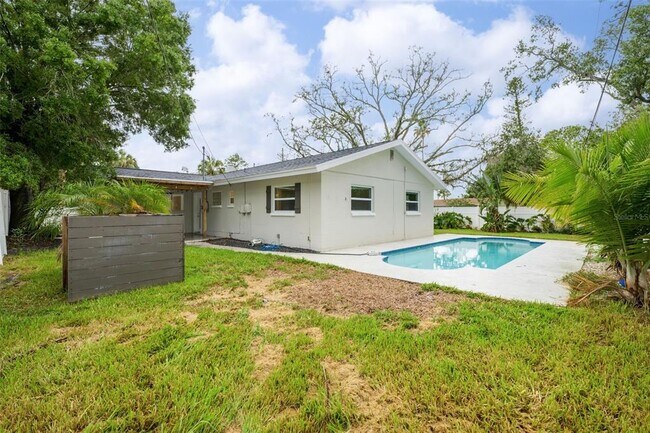Building Photo - 5301 Venetian Blvd NE