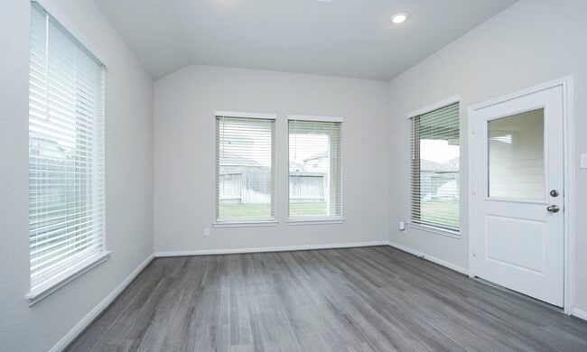 Building Photo - 31611 Lyle Mnr Dr