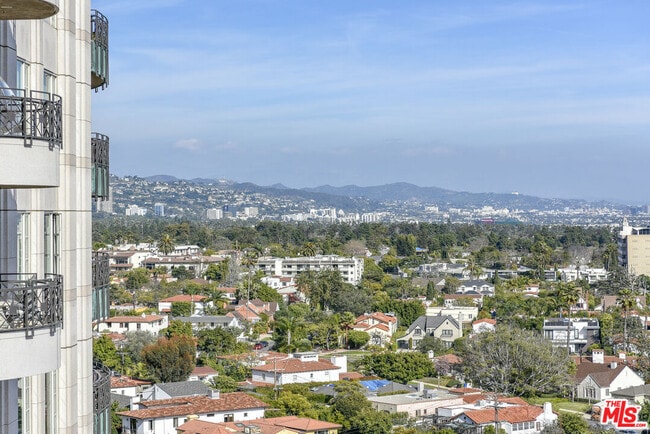 Building Photo - 10590 Wilshire Blvd