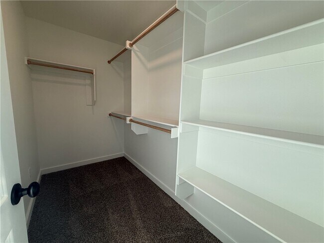 Building Photo - 831 States Ave