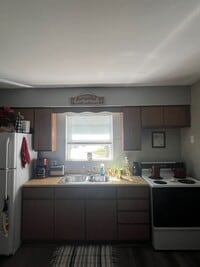 Building Photo - 1 bedroom duplex $650 rent, $400 deposit