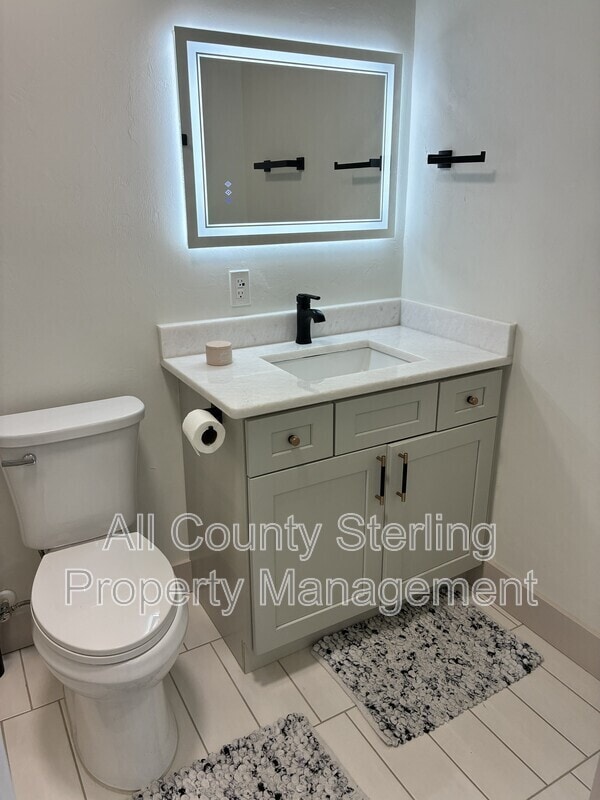 Building Photo - 10230 NE 72nd St