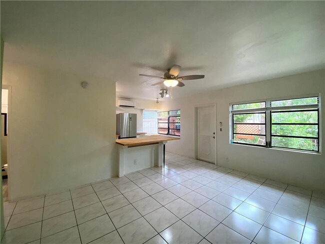 Building Photo - 1101 NE 17th Way