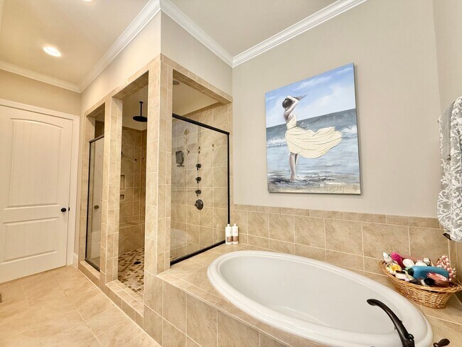 Building Photo - Luxurious 3BD, 4BA Raleigh Townhome with a First Floor Master Bedroom, Bonus Sunroom, and Large U...