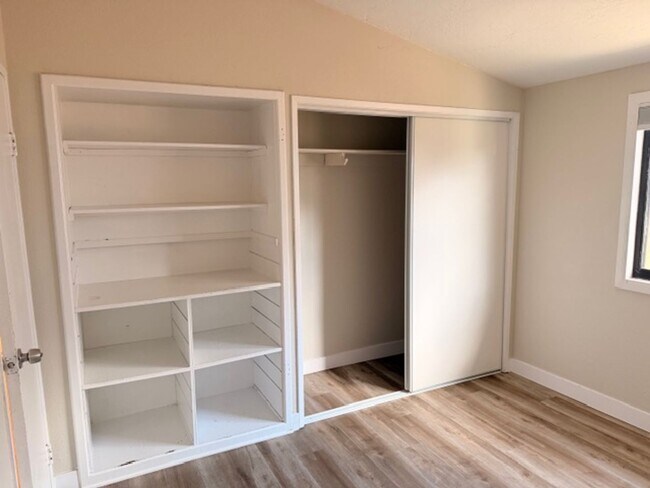 Building Photo - 3 bedroom 2 bath house for Lease