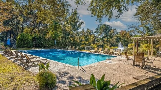 Building Photo - 2BD/2BA Town Home Mount Pleasant Fully Furnished - Available May 1st, 2026 LEASE TERM NEGOTIABLE