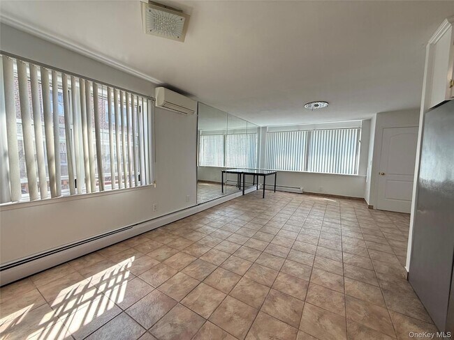 Building Photo - 23-43 120th Street Unit Duplex 1 + BASEMENT
