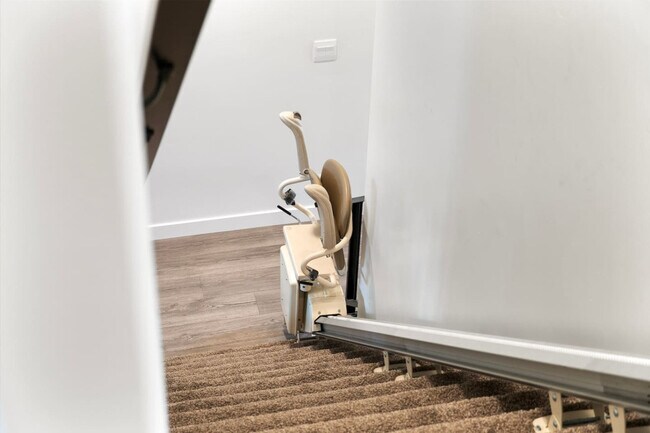 Building Photo - 1706 Ripple Rock Dr