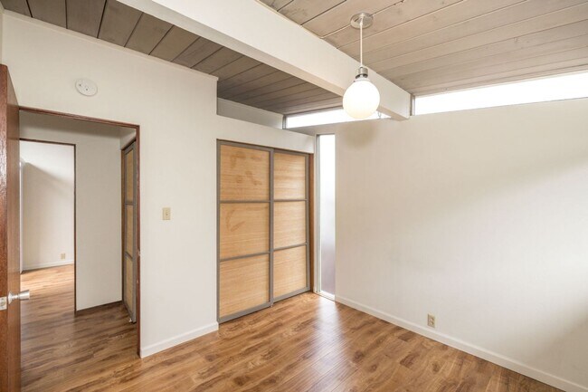 Building Photo - Wonderful Atrium Eichler in the Heart of Greenmeadow