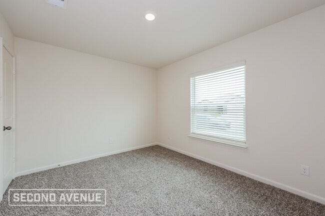 Building Photo - 415 Condie Russell Ave