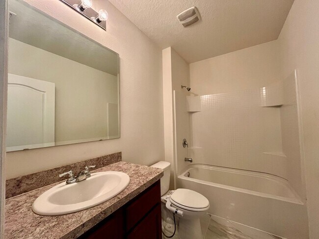 Building Photo - 3227 Bayou Bay Dr