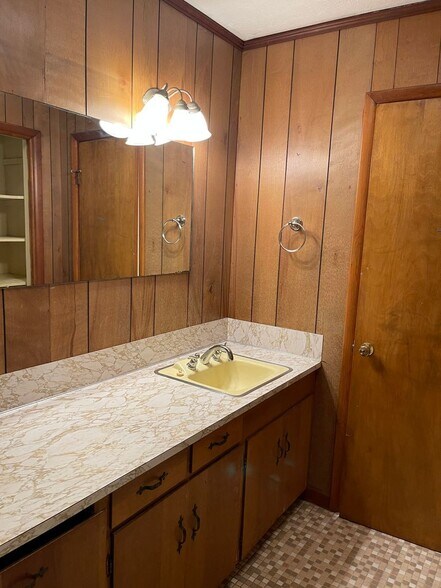 Building Photo - Glenn Ave Home