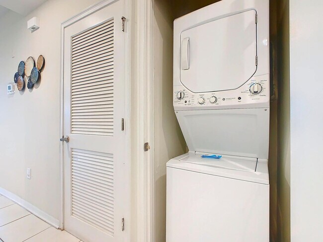 Building Photo - 4784 Clock Tower Dr