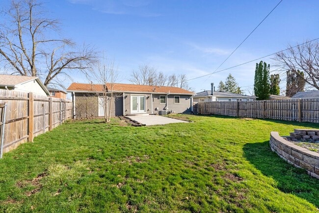 Building Photo - Beautiful 3/4 bed 2 bath home in East Moline!
