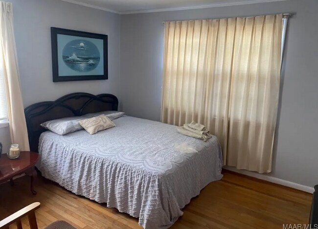 Building Photo - 1394 Avalon Ln