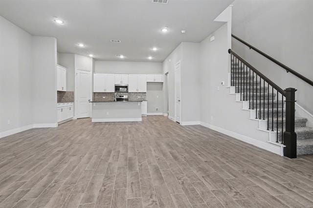 Building Photo - 209 Suma Dr