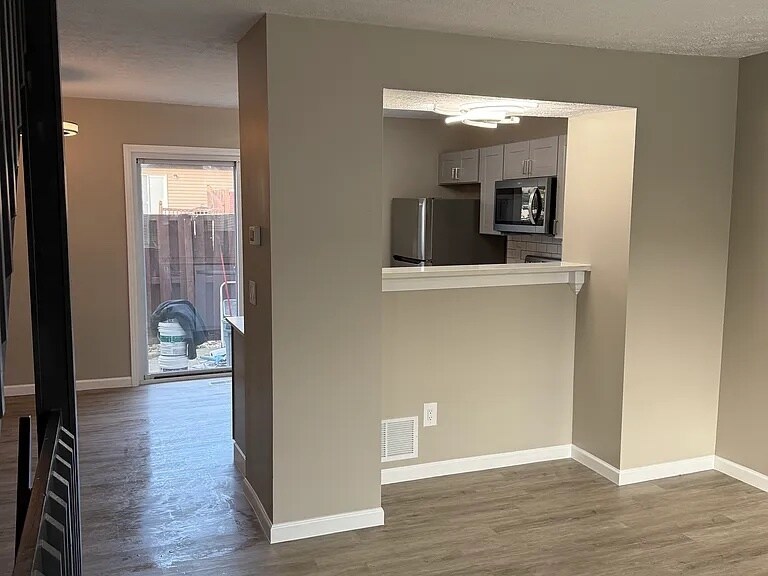 Building Photo - 7806 Barkwood Dr