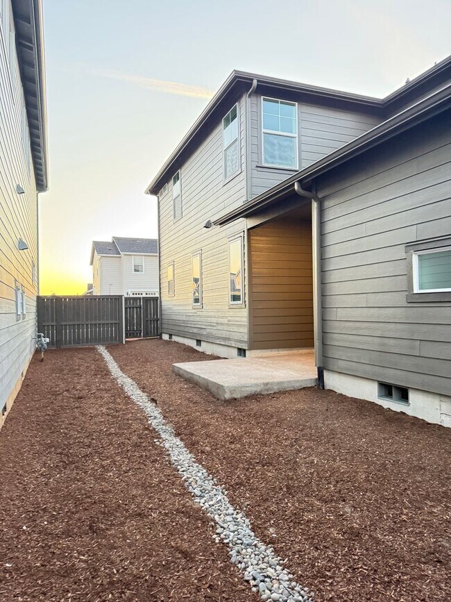 Building Photo - Brand New Home Located in Wine Country! Community Pool & Fitness Center (coming soon!)