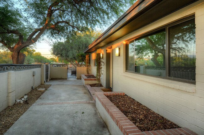 Building Photo - PRE-LEASE AUGUST 2026 - Beautiful Modern Living near Campus