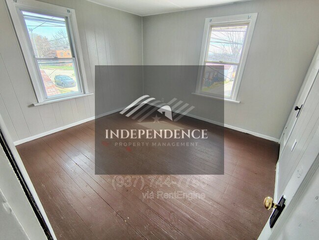 Building Photo - 515 Mertland Ave