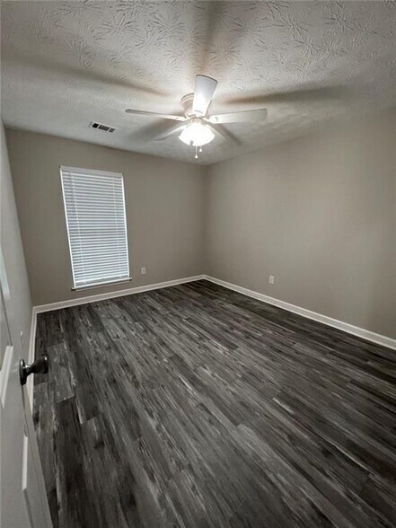 Building Photo - 5285 Sugar Crest Dr