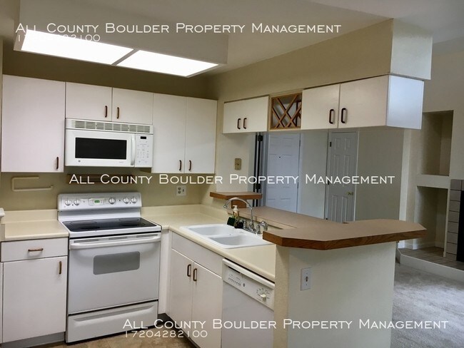 Building Photo - Spacious Powderhorn Condo with Loft