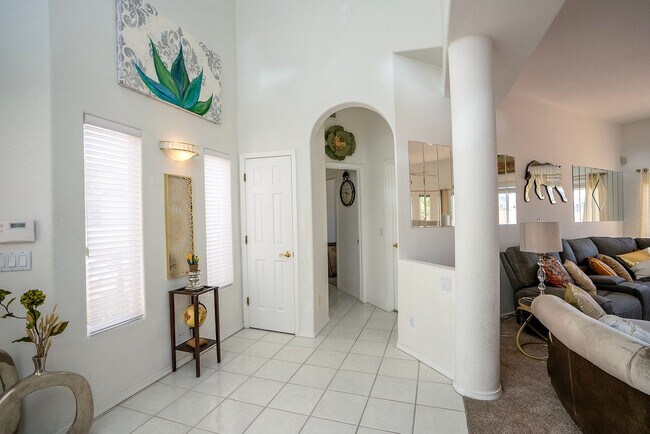 Building Photo - 2320 Snead Dr