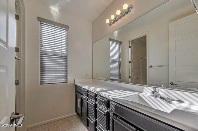Building Photo - 3170 S Arizona Pl