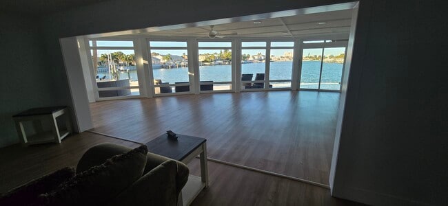 Building Photo - 301 22nd St